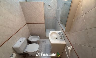 ALQUILER Casa 3 Ambientes Con Cochera y Patio- Moreno Sur