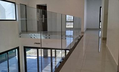 Imponente Casa en venta en Country El Mirador