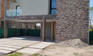 Imponente Casa en venta en Country El Mirador