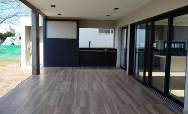 Imponente Casa en venta en Country El Mirador