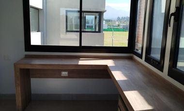 Imponente Casa en venta en Country El Mirador