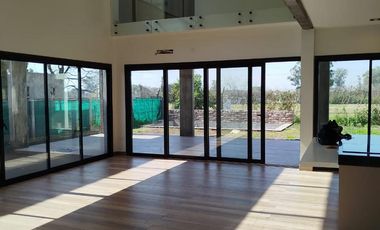 Imponente Casa en venta en Country El Mirador