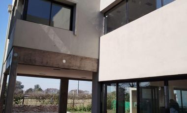 Imponente Casa en venta en Country El Mirador