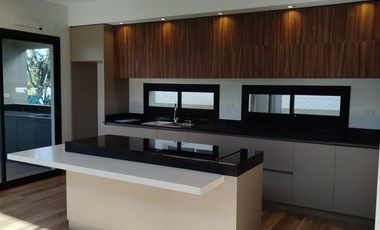 Imponente Casa en venta en Country El Mirador