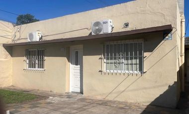 Dos casas  Independiente Financiacion  Permuta Oportunidad  Inversion  Jardin Villa de Mayo