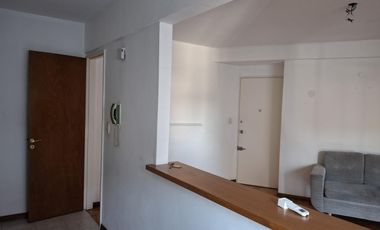 Departamento en alquiler 2 ambientes en La Lucila-Vias/Libert.
