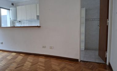 Departamento en alquiler 2 ambientes en La Lucila-Vias/Libert.