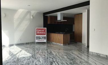 Nueva en Condominio con Jardín