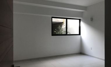 Nueva en Condominio con Jardín