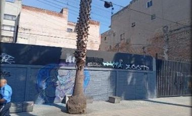 Excelente Terreno en Venta en La Calle de Regina en el Centro Historico