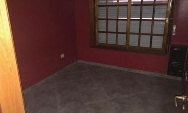 VENTA GALPÓN 390 M2  MÁS 2 DEPARTAMENTOS - LANÚS ESTE