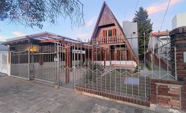 Casa con 3 dormitorios y un estudio