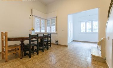 Calle 16 entre 69 y 70 La Plata - Casa de 5 dormitorios en Alquiler