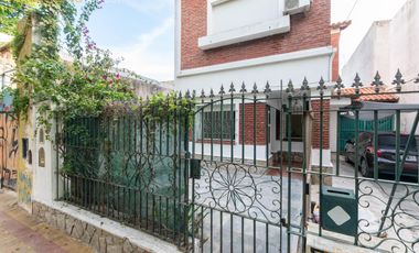 Calle 16 entre 69 y 70 La Plata - Casa de 5 dormitorios en Alquiler