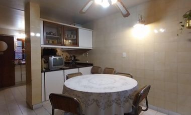 Casa 3D mas local comercial venta en Ayacucho al 800