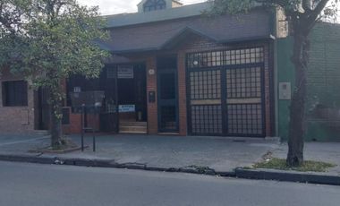 Casa 3D mas local comercial venta en Ayacucho al 800