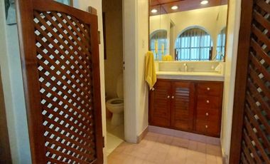 Casa 3D mas local comercial venta en Ayacucho al 800