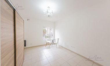 VENTA CASA -  3 DORMITORIOS  (LOCAL COMERCIAL Y LOFT) CIPOLLETTI CENTRO
