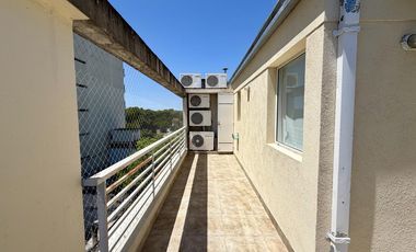 Departamento 4 ambientes tipo loft en Florida con balcon terraza
