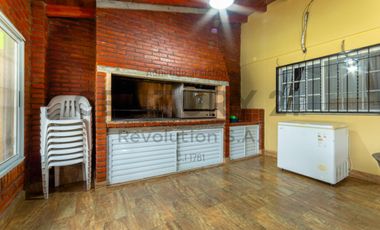 Casa en Venta - 2 Dormitorios con Pileta - Parque - Soldini