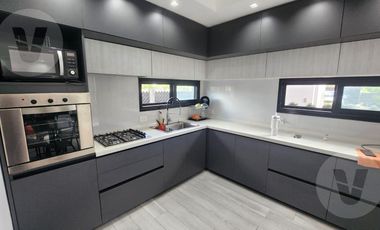 Casa en Carlos Spegazzini| Estilo Campo