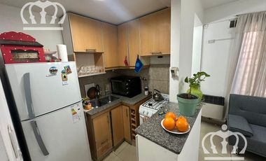 Venta - Departamento - 3 ambientes - en 2 plantas -  gran patio -  Lanús Este.