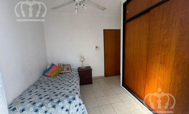 Venta - Departamento - 3 ambientes - en 2 plantas -  gran patio -  Lanús Este.