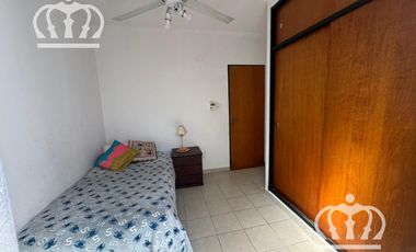 Venta - Departamento - 3 ambientes - en 2 plantas -  gran patio -  Lanús Este.
