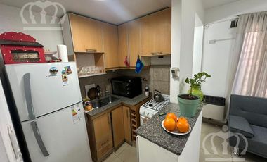 Venta - Departamento - 3 ambientes - en 2 plantas -  gran patio -  Lanús Este.