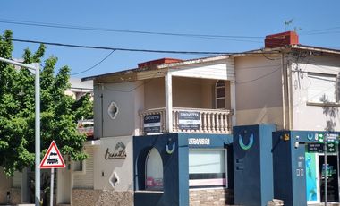 Casa con dependencia en venta en Maciel