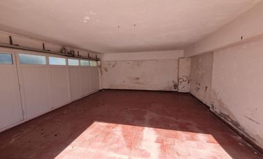 Casa con dependencia en venta en Maciel