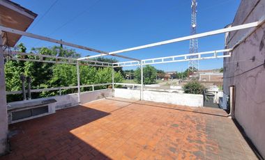 Casa con dependencia en venta en Maciel