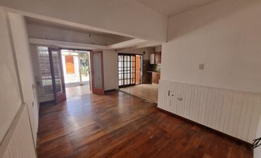 Casa con dependencia en venta en Maciel
