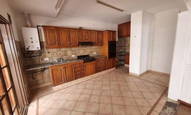 Casa con dependencia en venta en Maciel