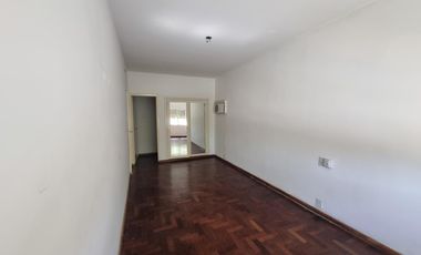 Casa con dependencia en venta en Maciel