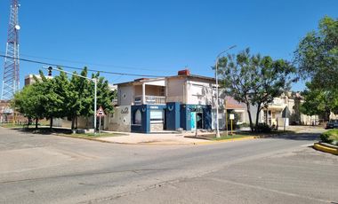 Casa con dependencia en venta en Maciel