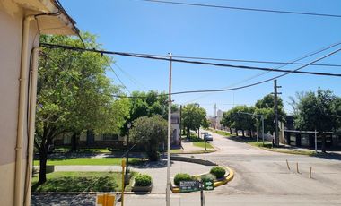 Casa con dependencia en venta en Maciel