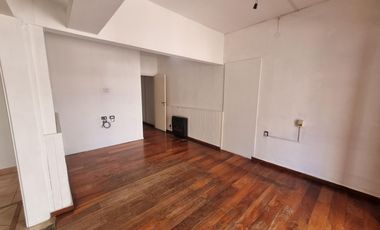 Casa con dependencia en venta en Maciel