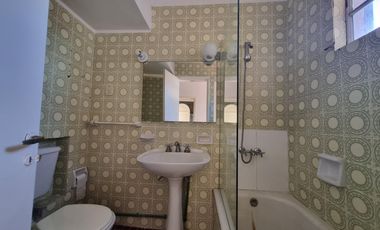 Casa con dependencia en venta en Maciel