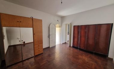 Casa con dependencia en venta en Maciel