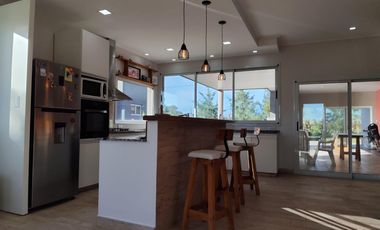 Casa en  venta en barrio privado Costa Verde