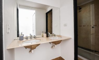 Amplia oficina a la venta en centro de la ciudad de Rosario Dorrego 1600