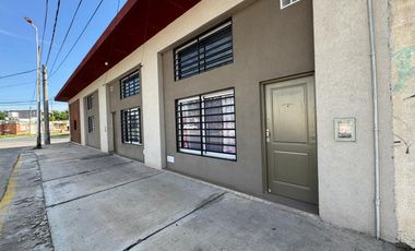 Monoambiente a la venta en Morón con entrepiso funcional como dormitorio