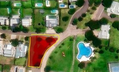 Terreno central en venta 567m2 en Country Cerro Azul