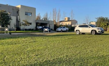 Terreno en venta en Country del Pilar, Av Solano Vera 2800