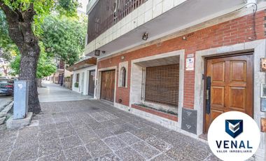 Venta Casa Comercial o Residencial 6 ambientes, 5 dormitorios, 3 baños completos, 3 plantas