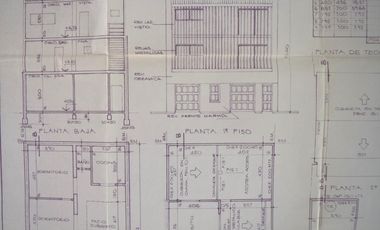 Venta Casa Comercial o Residencial 6 ambientes, 5 dormitorios, 3 baños completos, 3 plantas