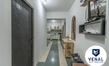Venta Casa Comercial o Residencial 6 ambientes, 5 dormitorios, 3 baños completos, 3 plantas