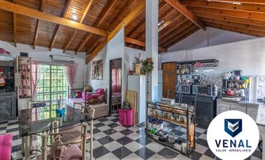 Venta Casa Comercial o Residencial 6 ambientes, 5 dormitorios, 3 baños completos, 3 plantas