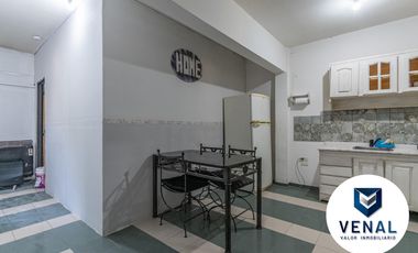 Venta Casa Comercial o Residencial 6 ambientes, 5 dormitorios, 3 baños completos, 3 plantas
